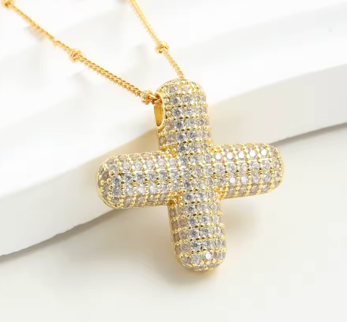 Luvéno Bubble Letter Neckalce