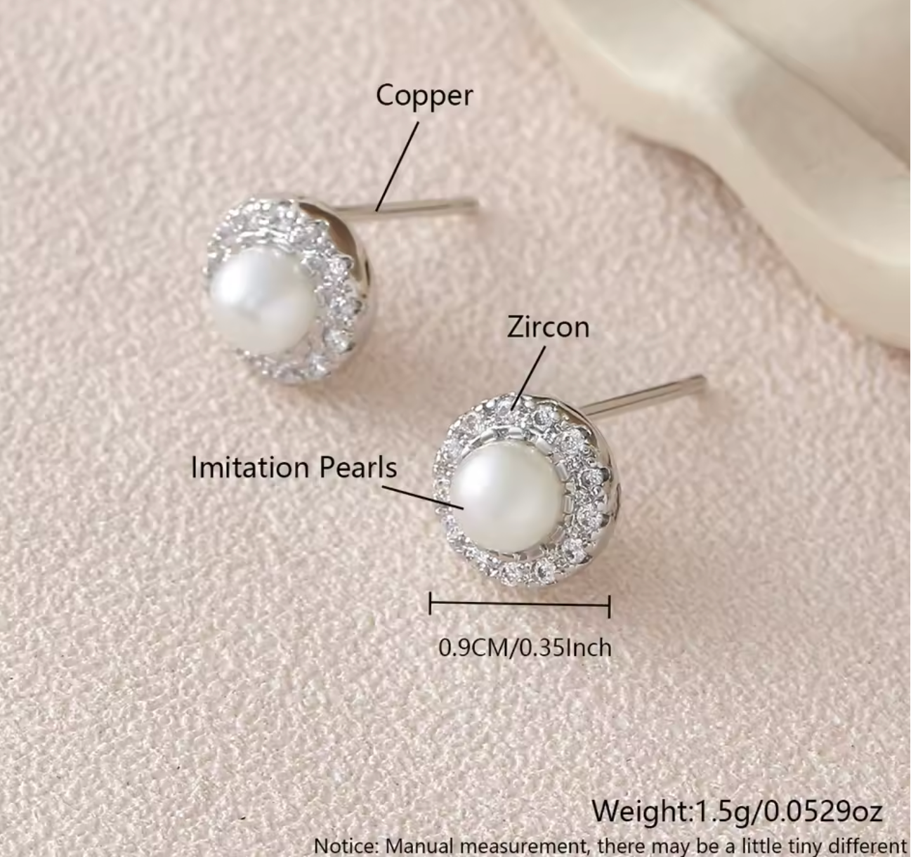 Luvéno Silver Stud Earrings