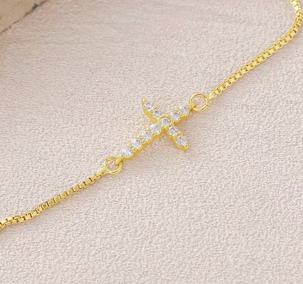 Luvéno Cross Bracelet