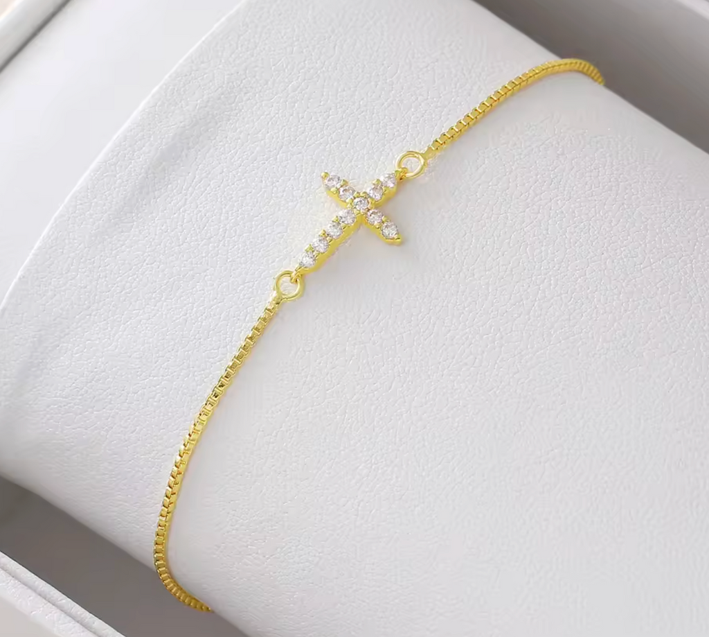 Luvéno Cross Bracelet